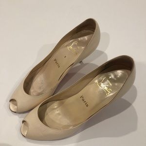 CHRISTIAN LOUBOUTIN peep toe